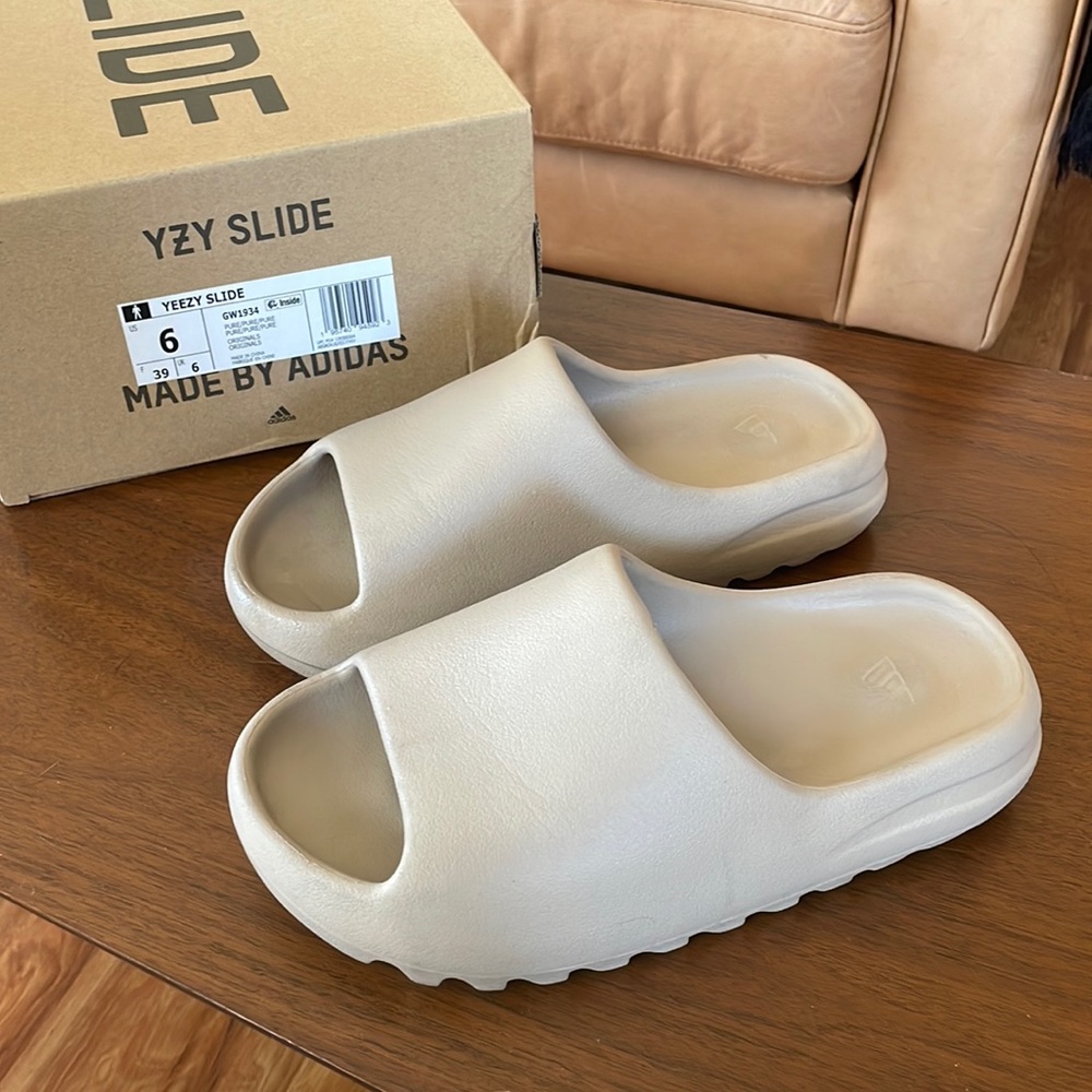Yeezy YZY slide Men’s 6 women’s 7.5 Pure Authentic Adidas